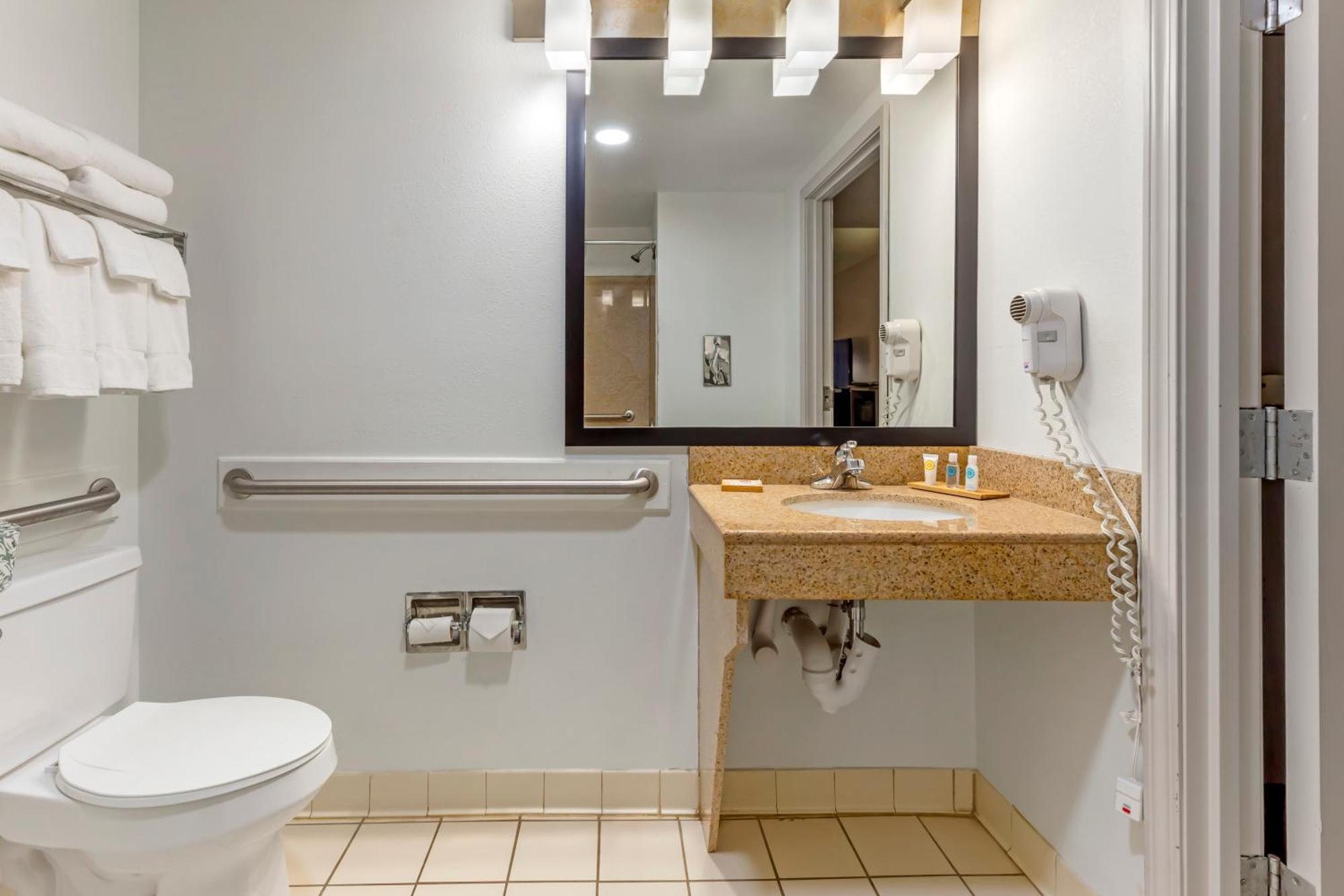 Country Inn & Suites By Radisson, Newport News South, Va Esterno foto