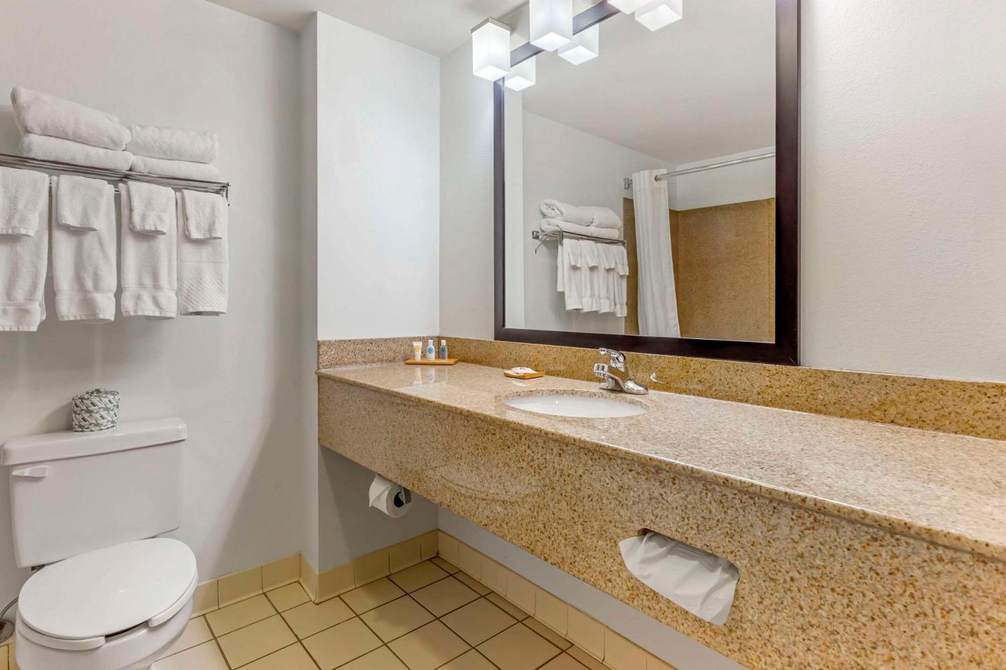Country Inn & Suites By Radisson, Newport News South, Va Esterno foto