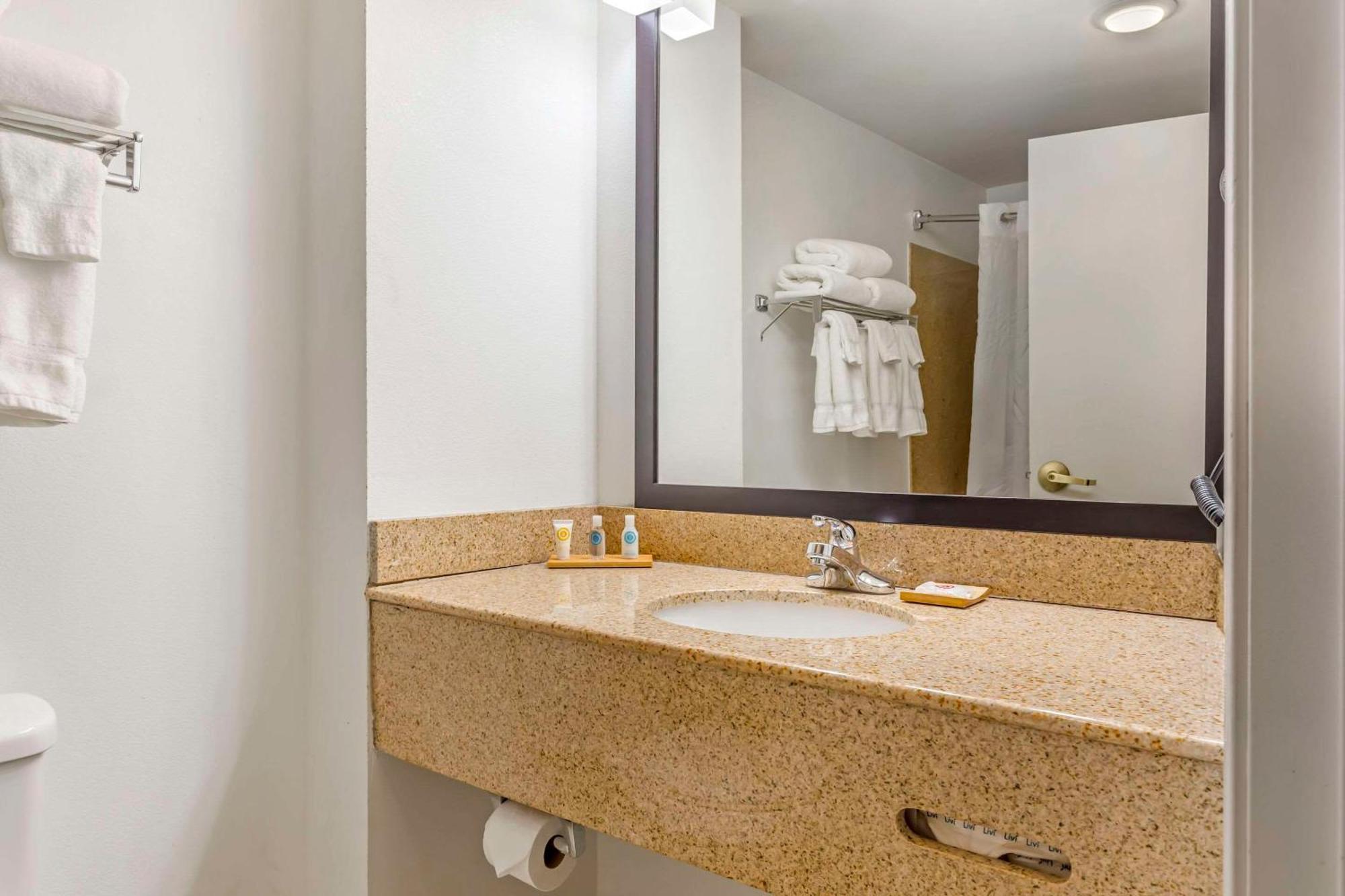 Country Inn & Suites By Radisson, Newport News South, Va Esterno foto