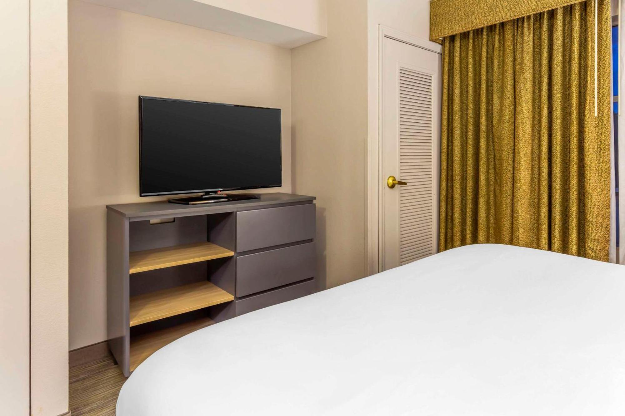 Country Inn & Suites By Radisson, Newport News South, Va Esterno foto
